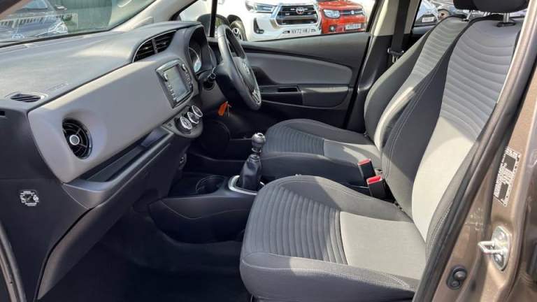 Toyota, YARIS, Hatchback, 2020, Manual, 1496 (cc), 5 doors