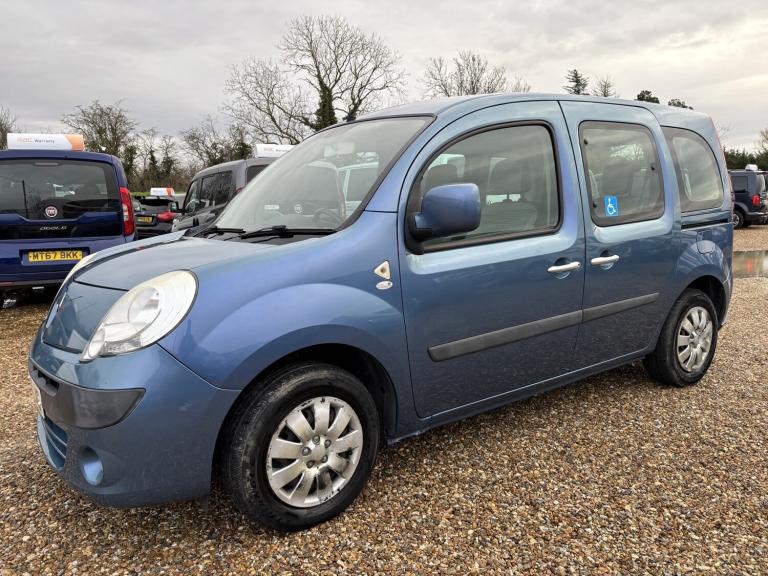 RENAULT Kangoo WHEELCHAIR ACCESSIBLE VEHICLE WAV 1.5 dCi Expression 2011
