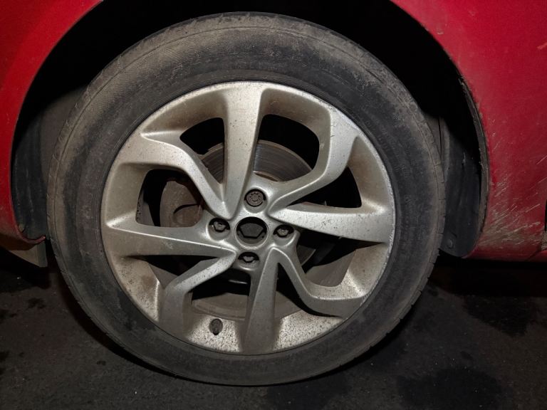 Vauxhall Corsa E 16” Alloy Wheel & Tyre 13380635 • Alloys Wheels AAZB