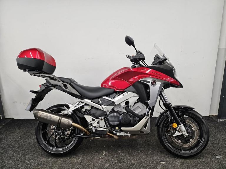 HONDA VFR800X CROSSTOURER ** AKRAPOVIC EXHAUST - HEATED GRIPS - 12 MONTH MOT **