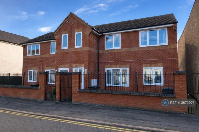 2 bedroom flat in Beaconsfield Street, Long Eaton, Nottingham, NG10 (2 bed) (#2679207)