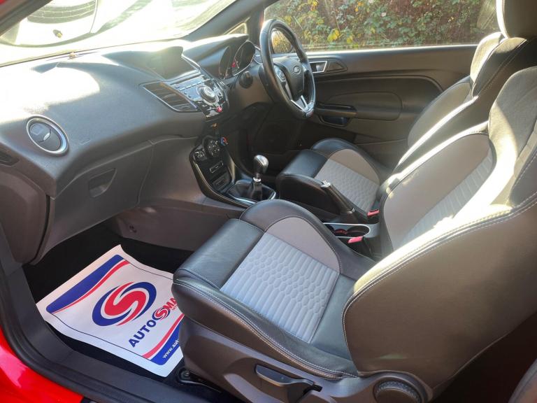 2016 Ford Fiesta 1.6T EcoBoost ST-2 Euro 6 3dr HATCHBACK Petrol Manual