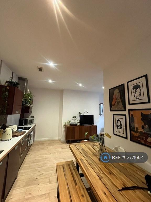 2 bedroom flat in St. Pauls Street, Leeds, LS1 (2 bed) (#2771662)