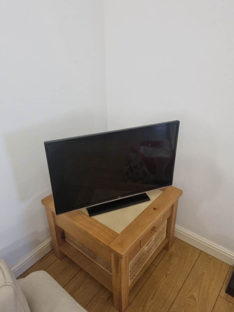 JVC 32 INCH SMART HD TV