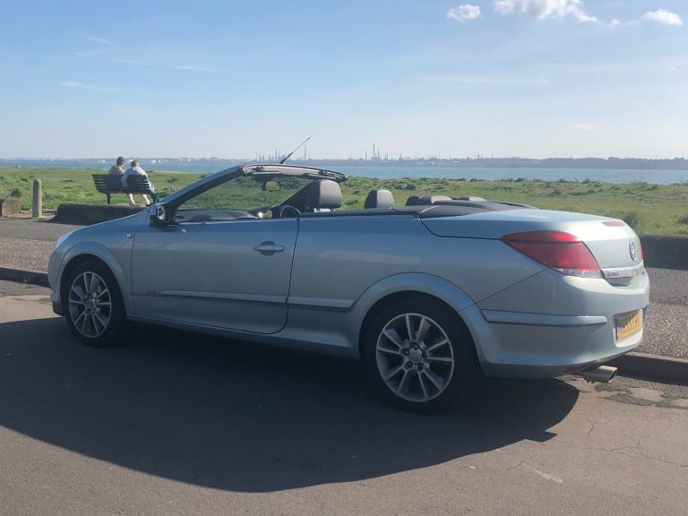 Convertible Astra TwinTop Design