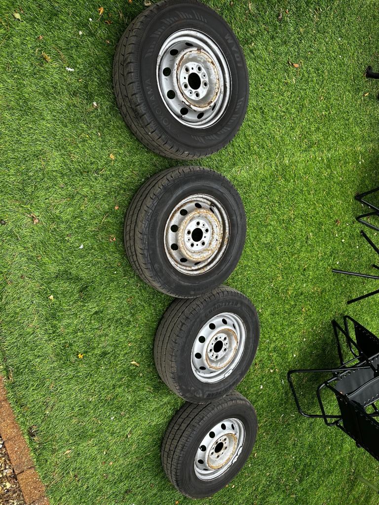 Citroen relay 15” steel wheels with good tyres 