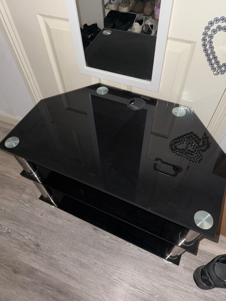 Glass tv unit