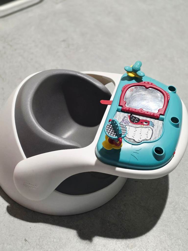 Mamas and Papas Snug Seat with Activity Tray