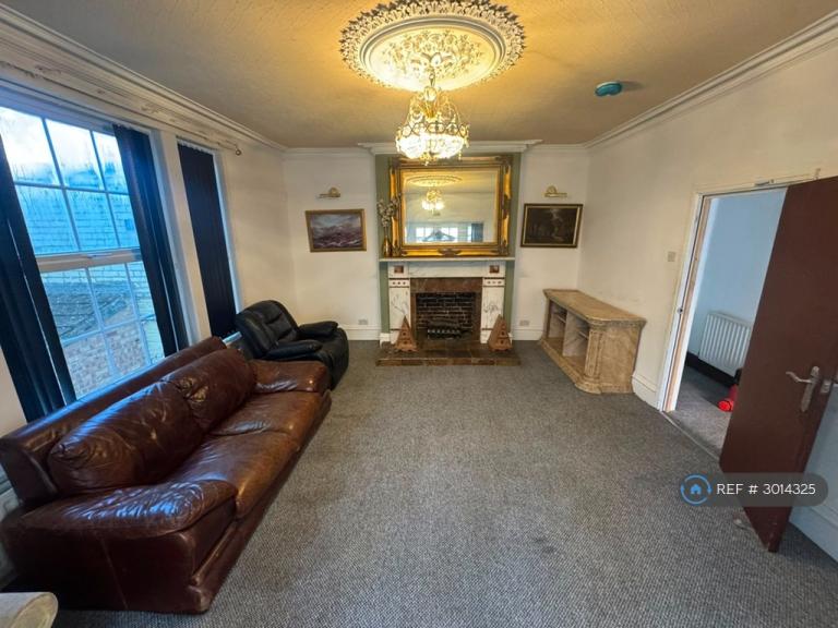 6 bedroom house in Thurgarton St, Nottingham, NG2 (6 bed) (#3014325)