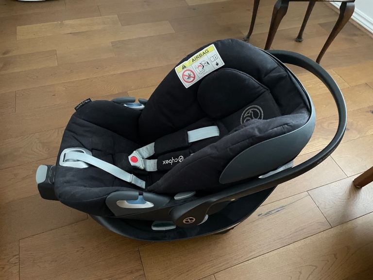 Cybex Cloud Z i-Size car seat and 360 isofix base 