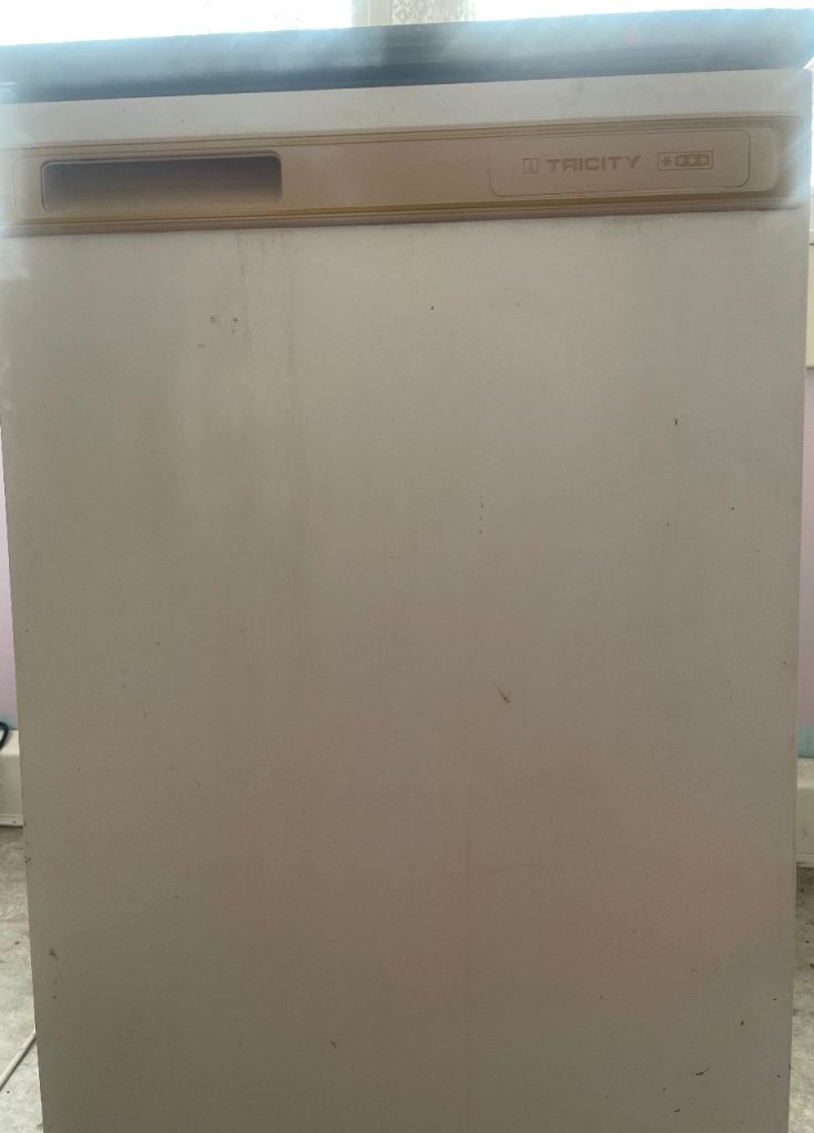 Vintage Tricity 4-Drawer Upright Freezer