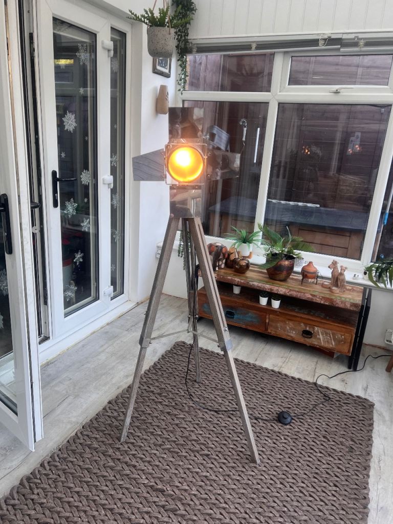 Grey tripod lamp