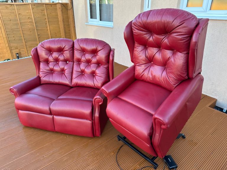 image for LEATHER SOFA CELEBRITY 2 SEATER + RECLINER ARMCHAIR