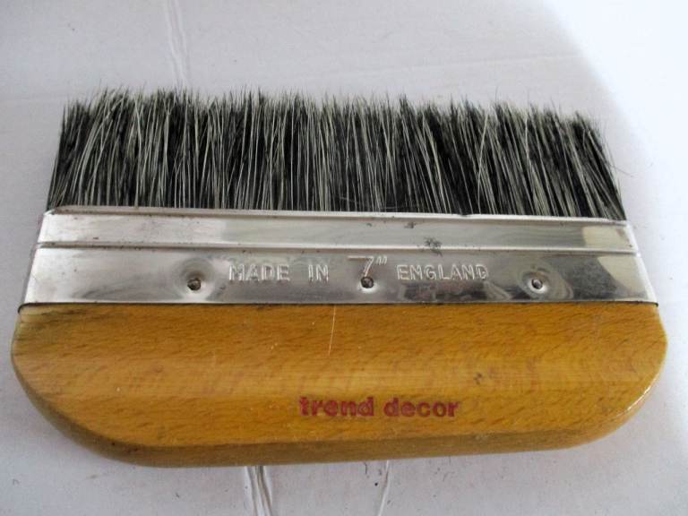 VINTAGE TREND WALLPAPER HANGING BRUSH, 1970's UNUSED STILL IN BOX