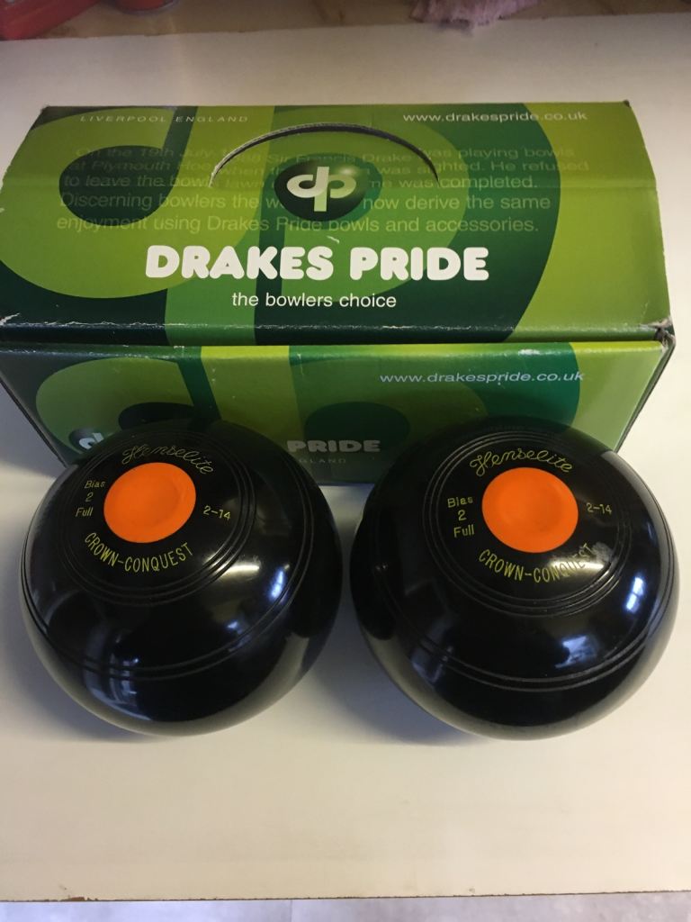 Crown green bowls drakes pride 2lb/14oz 2 full bias in original box 