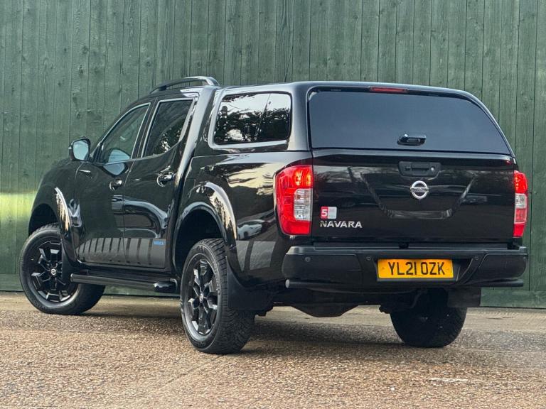 Nissan Navara 2.3 dCi N-Guard Auto 4WD Euro 6 4dr Diesel Automatic