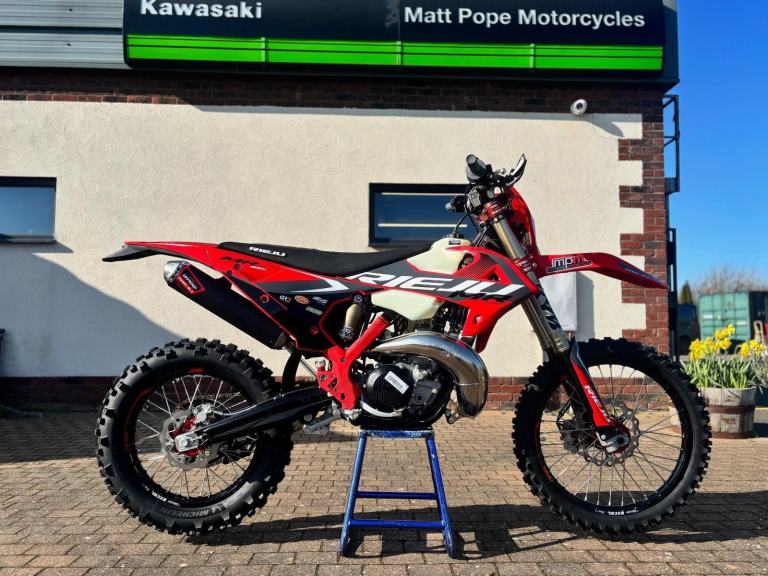 Rieju MR 300i PRO 2026 - TBI 2 Stroke Enduro Bike