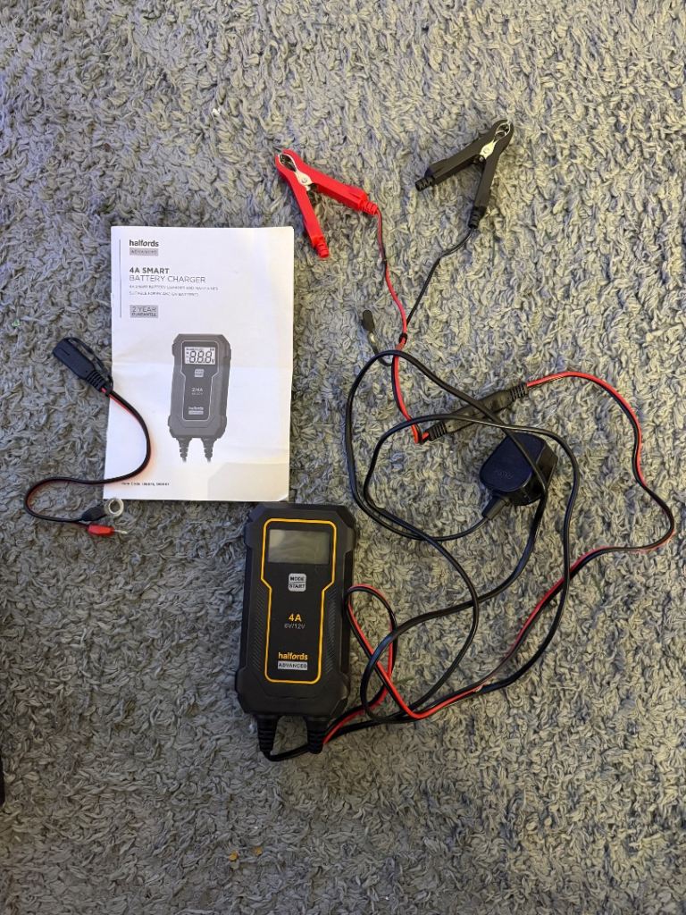 Halfords Advanced 4A Smart Battery Charger