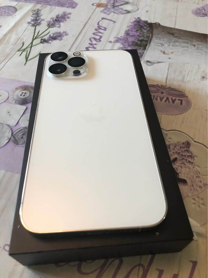 Apple iPhone 12 Pro Max 128GB - White, As Good As New