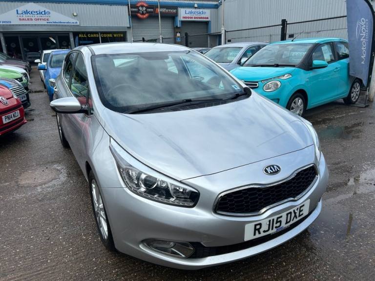 2015 Kia Ceed 1.6 CRDi 2 Hatchback 5dr Diesel Auto Euro 5 (126 bhp) Hatchback Diesel Automatic