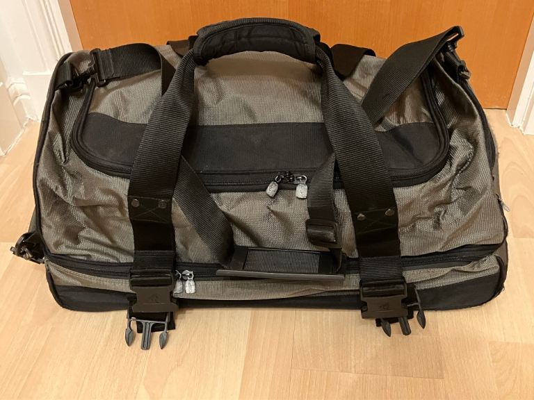 image for Grey / black hold-all bag with wheels Dunlop