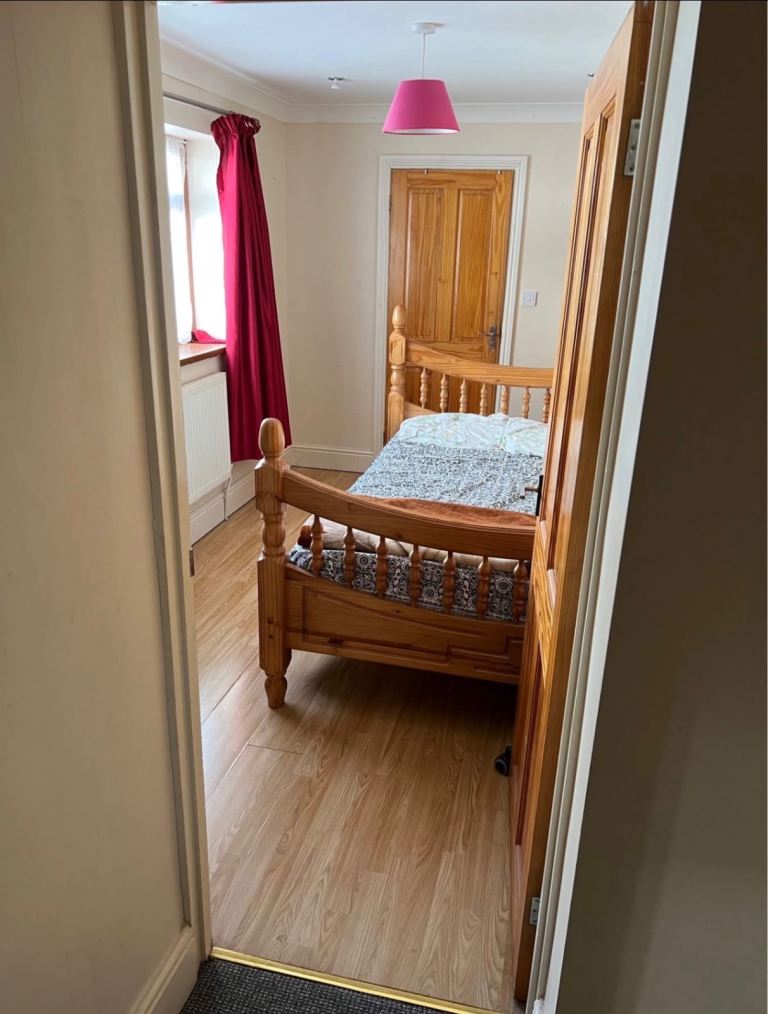 ✨ En-Suite Room Available — For Indian female tenants✨