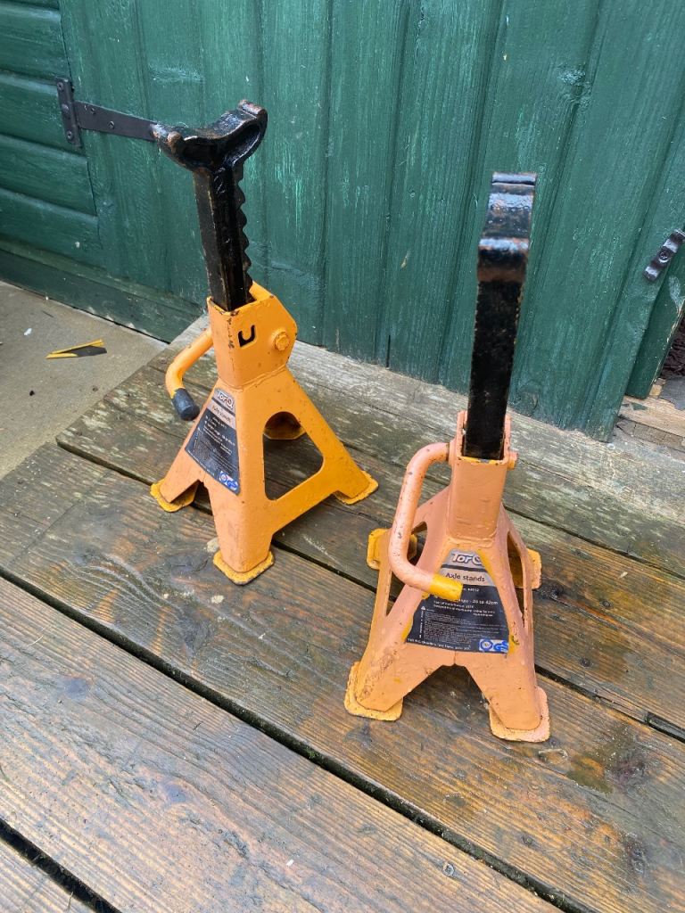 Axle stands 