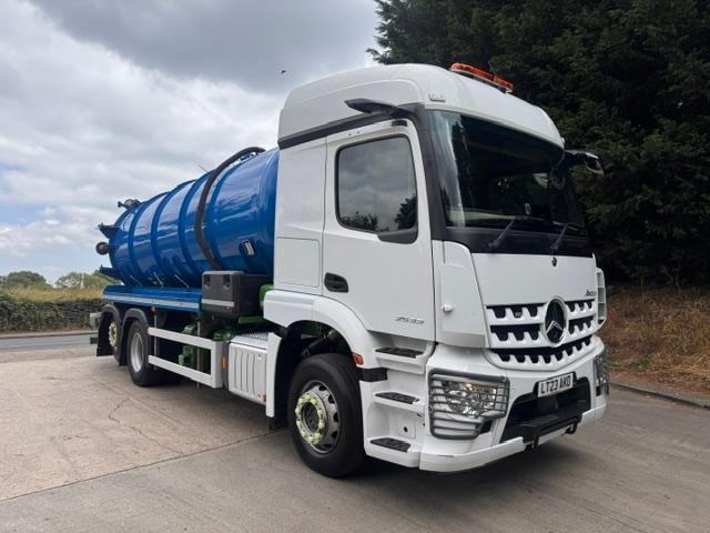 2023 23 Mercedes Arocs 2533 E6 sleeper cab 6x2 VJ engineering vac tank wash down