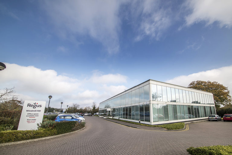 Swindon - SN56QR \ Upgrade to a Larger Office for Up to 15 Desks