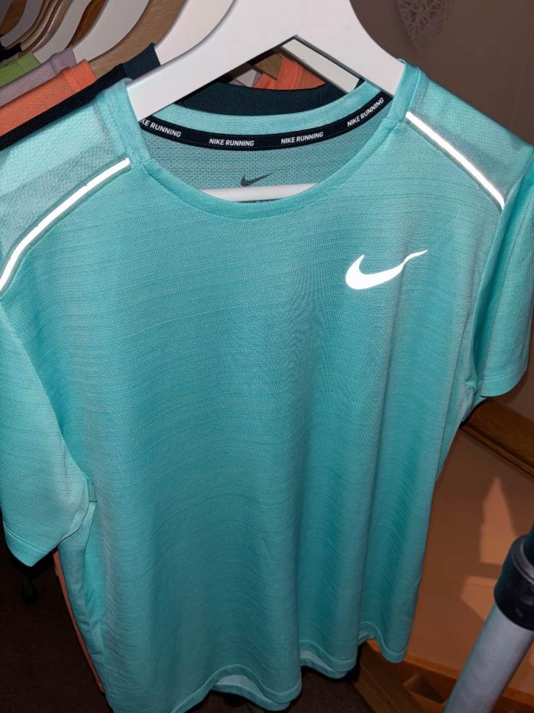 14x Nike & Under Armour Tops. S & M. Excellent Condition. Cost £35-£45 each, accept £8/£10 each