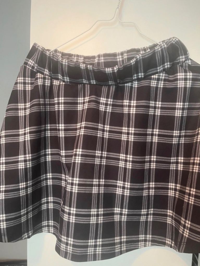 Shein Black and White Plaid Skirt – perfect Condition