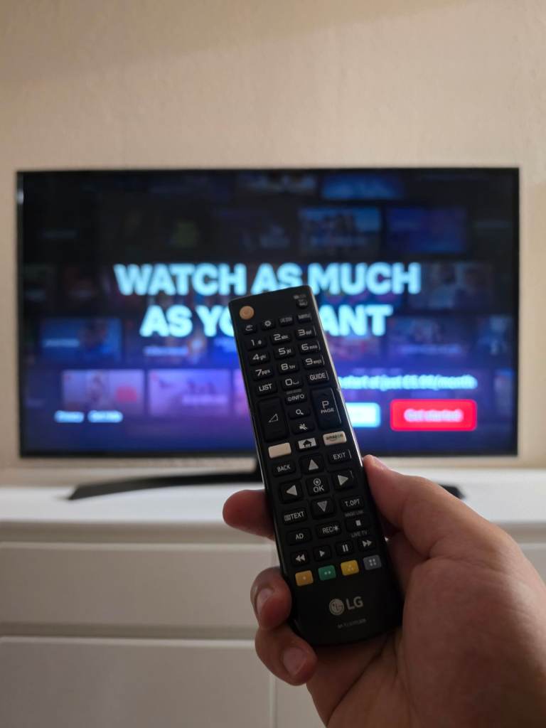LG 49UJ634V 49" 4K Ultra HD Smart TV WiFi Netflix