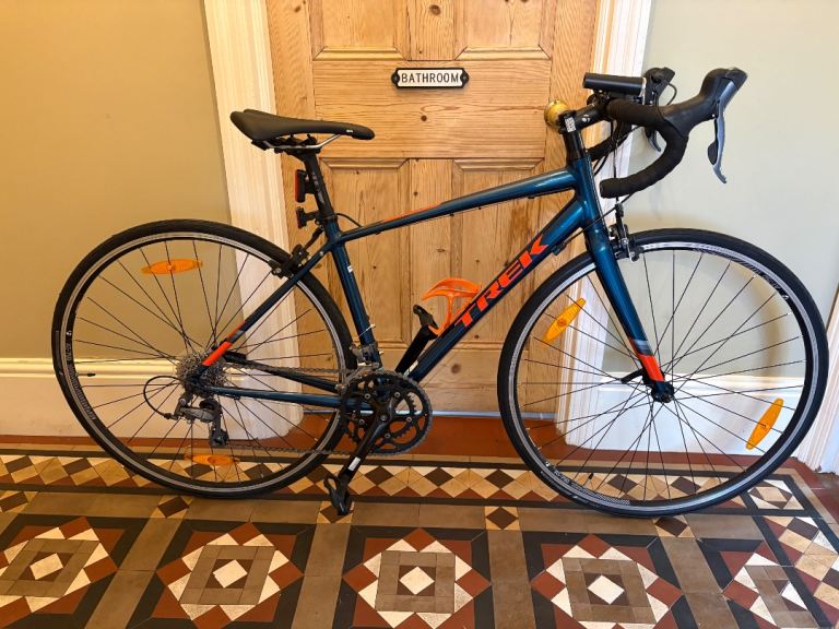 TREK LEXA 2017 ladies road bike 50cm frame in immaculate condition.