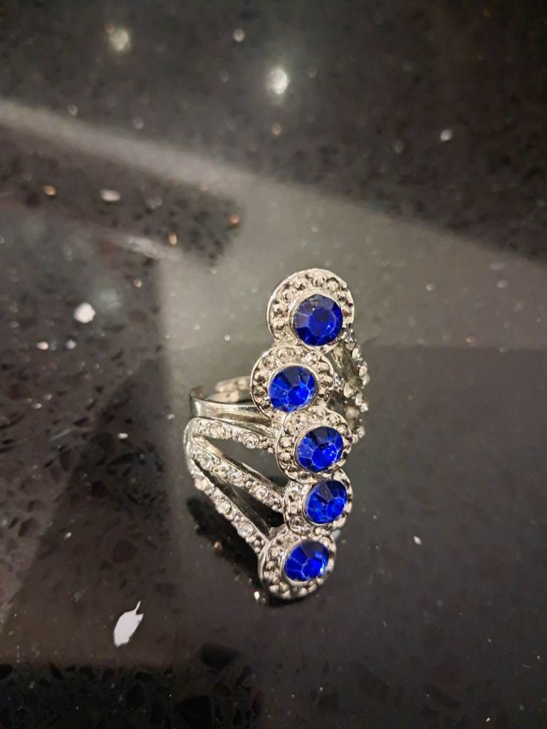 Ring costume jewellery 