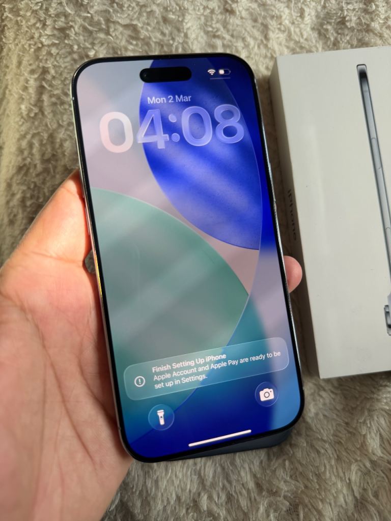 iPhone 17 Air 256gb is in Excellent Condition 