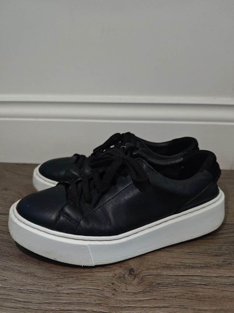 Clarks Black Leather Platform Trainers / Sneakers – Size UK 6.5 – Great Condition