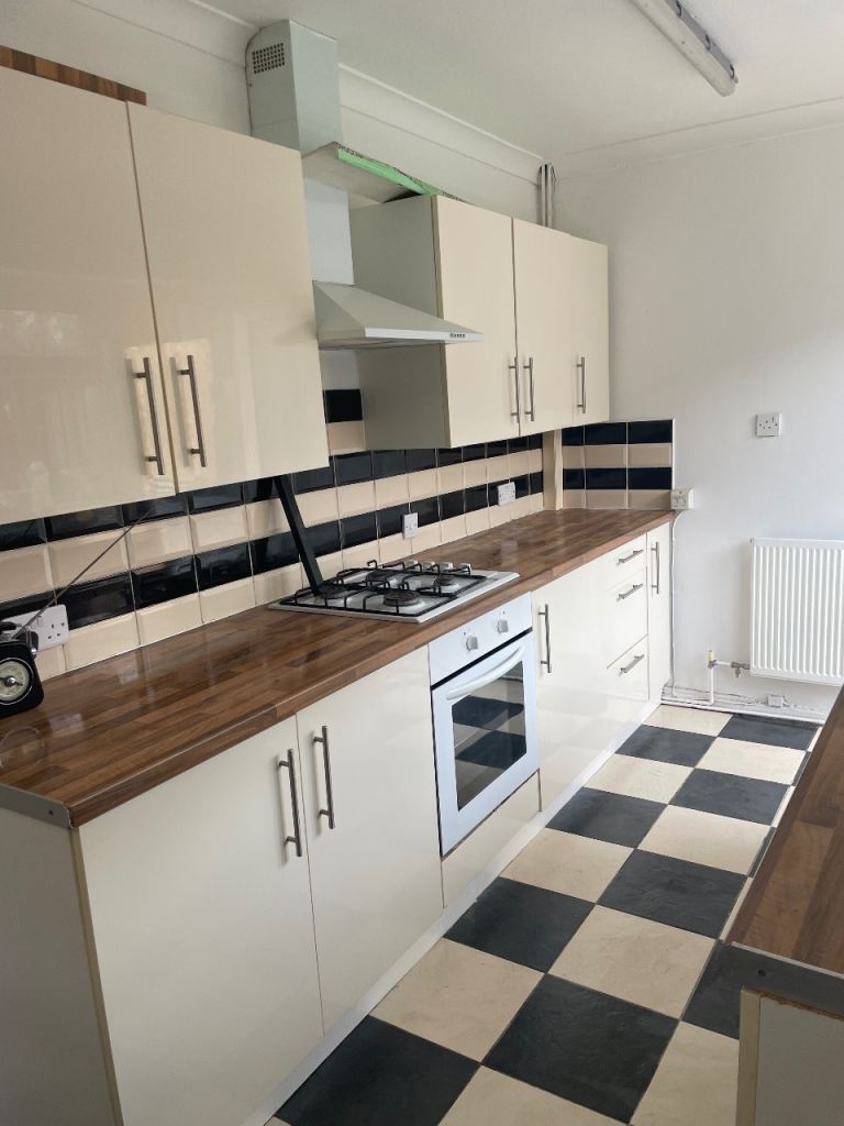 Large 3 bed property in Newbridge 