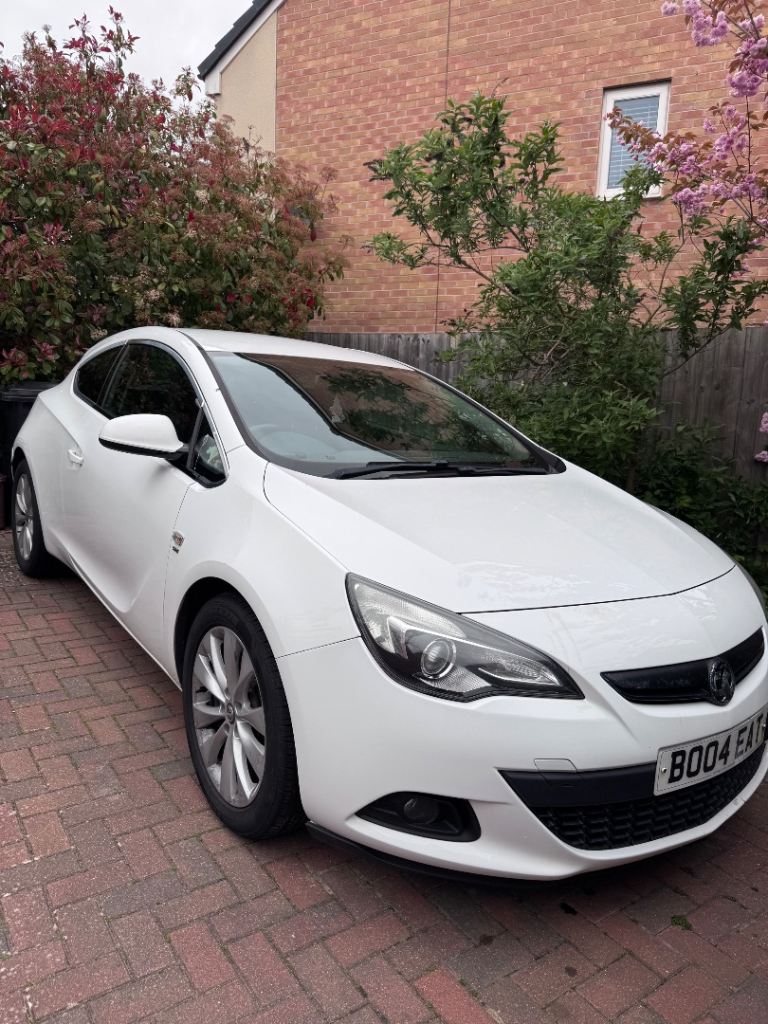 Vauxhall, ASTRA GTC, Hatchback, 2012, Manual, 1686 (cc), 3 doors