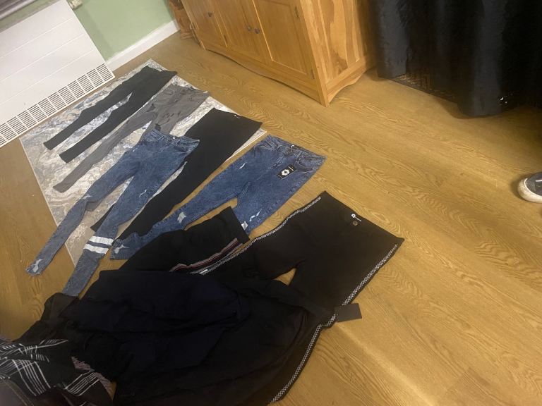 Skinny jeans and two suiits