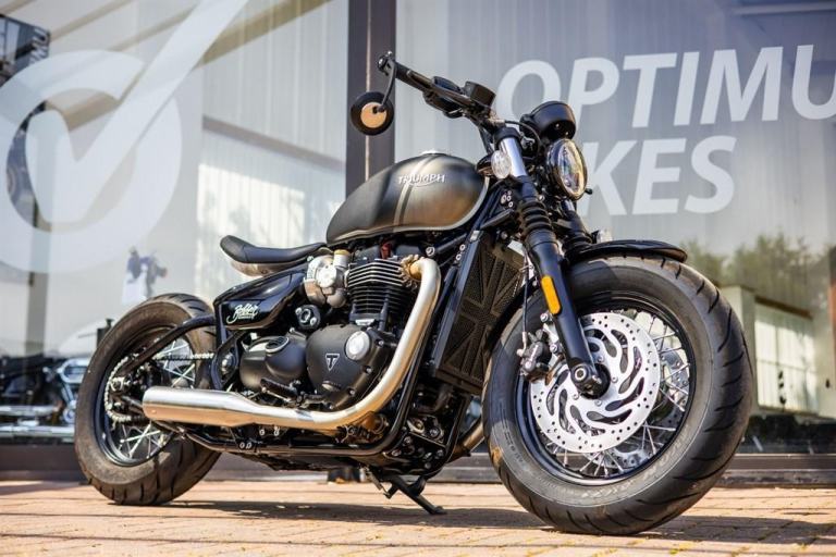 Triumph Bobber SUPER LOW MILES ! IRONHEAD ! STUNNING