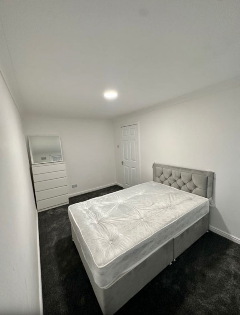 3 bedrooms for rent near kingdom centre ✨