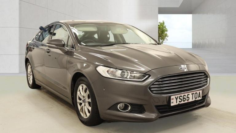 2015 Ford Mondeo 2.0 TDCi ECOnetic Zetec 5dr ++ SAT NAV / ULEZ / DAB / BLUETOOTH ++ HATCHBACK Die...