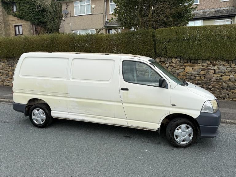 2007 Toyota HiAce 300 LWB Van 2.5 D-4D 120hp PANEL VAN Diesel Manual