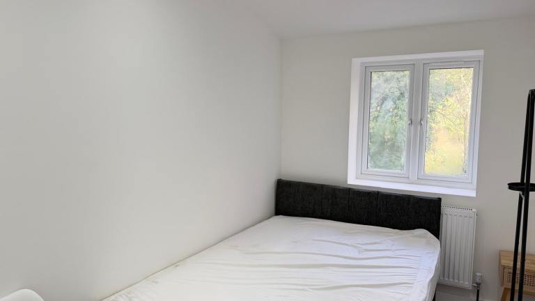Modern 2-Bedroom En-Suite with Private Garden Access – SW16