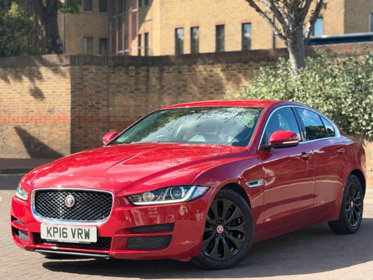 Jaguar XE 2.0d Portfolio Saloon 4dr Diesel Auto Euro 6 (s/s) (163 ps)