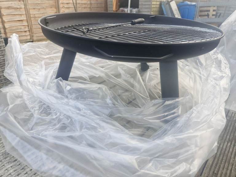 Large fire pit/barbie