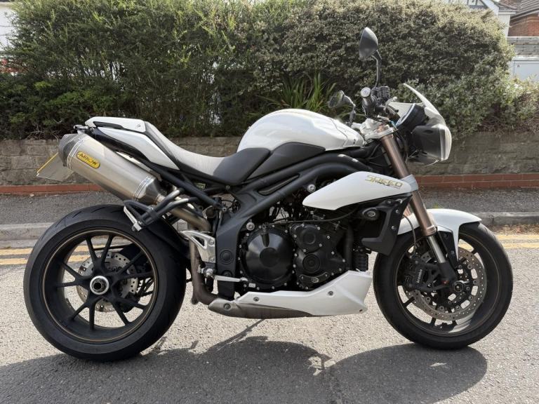TRIUMPH SPEED TRIPLE 1050 2014