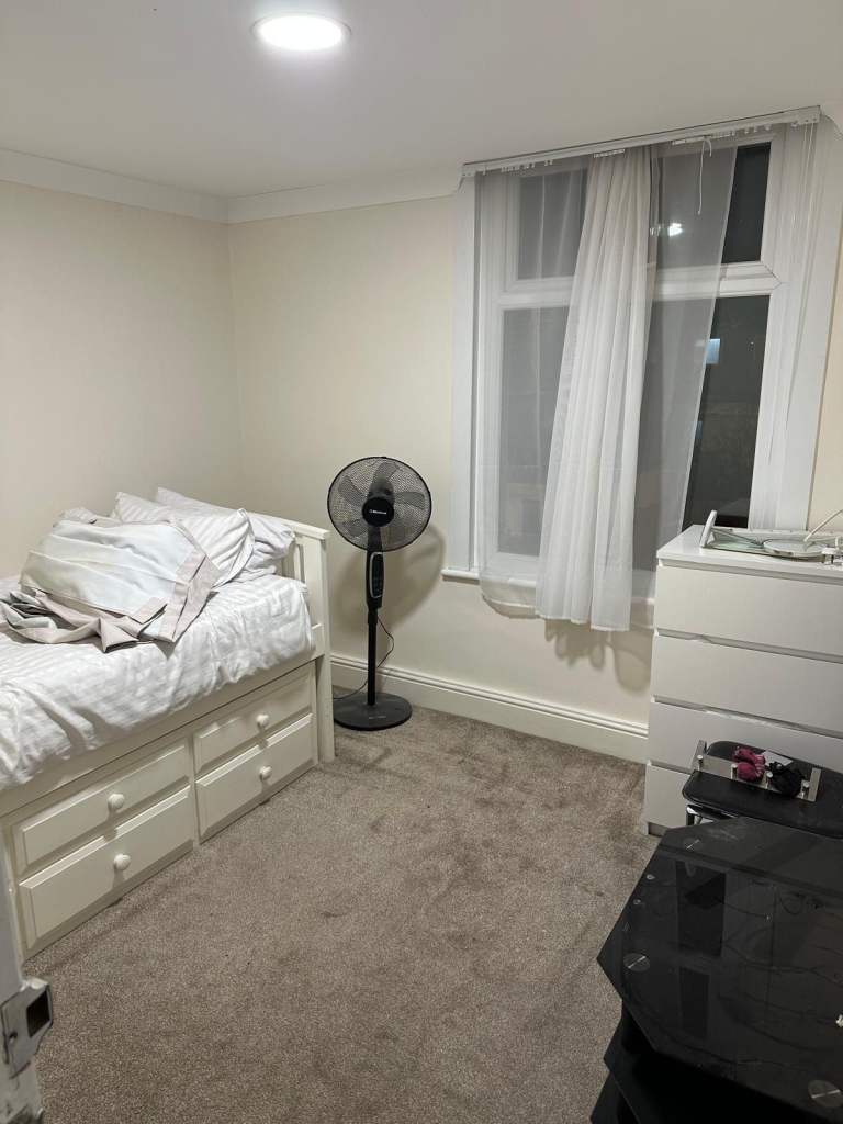 Professional and Reliable Interior and Exterior Painter and Decorator