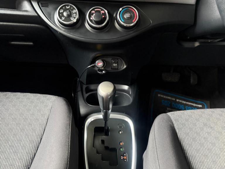 2015 Toyota Yaris 1.33 VVT-i Icon 5dr CVT HATCHBACK PETROL Automatic