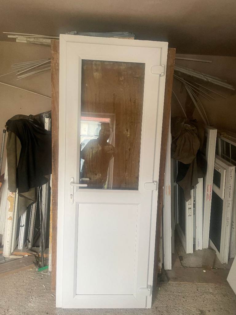 UPVC DOOR 203 x 75 cm - BEAUTIFUL EUROCELL UPVC DOUBLE GLAZED DOOR - ONLY 1 YEAR OLD  (REF: DX202)